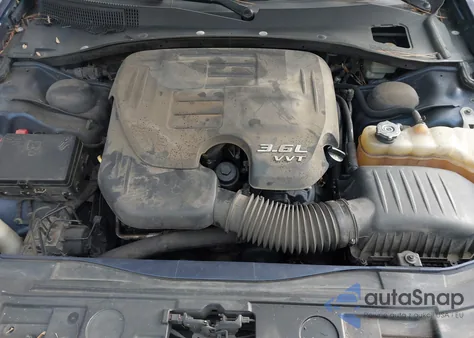 2013 Chrysler 300 Motown from USA, damaged, VIN 2C3CCAAG4DH697698